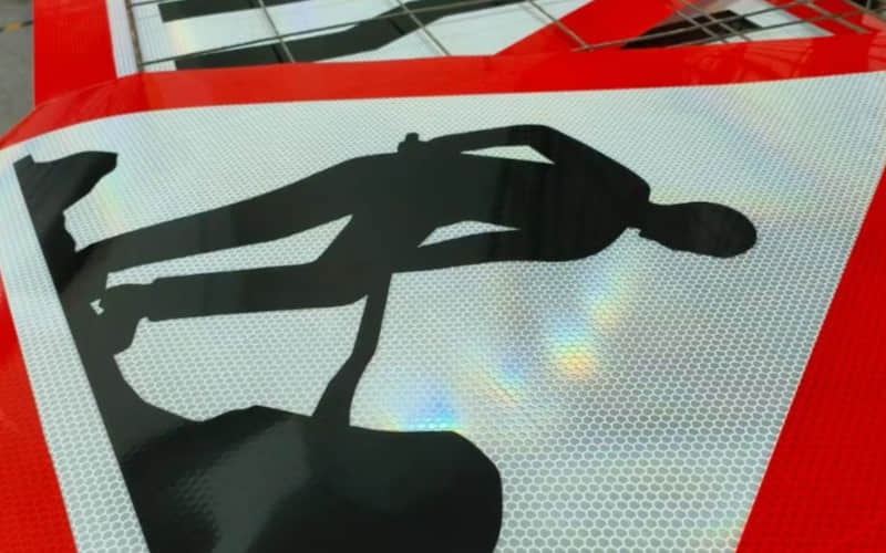 Reflective Sheeting Manufacturer | High-Quality Reflective Vehicle Decals and Traffic Signage Solutions | Comprehensive Technical Support