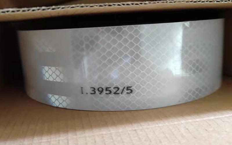 Wholesale of Reflective Vehicle Stickers for the Argentine Market: Material, Durability Guide